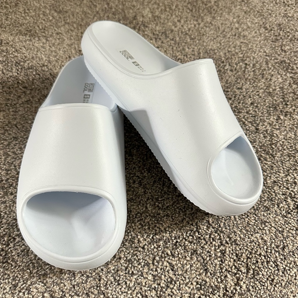 32 Degrees Cushion Slide W6-7/M4-5 New in Box